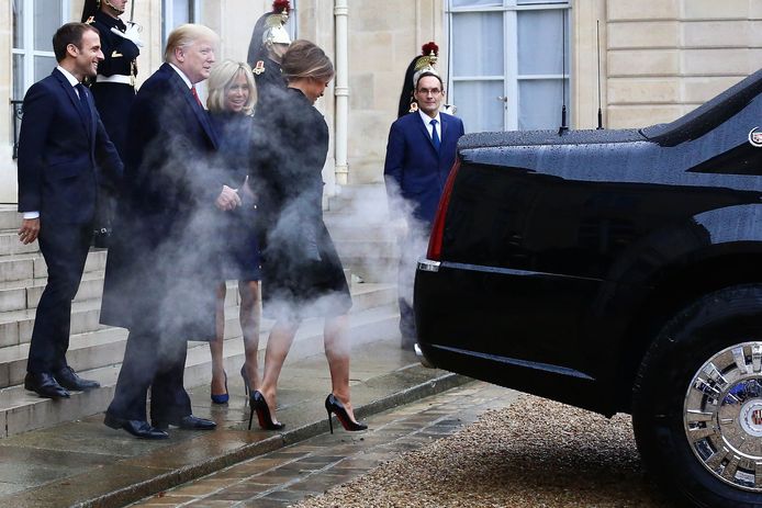 Donald Trump, Melania Trump, Emmanuel Macron en zijn vrouw Brigitte lunchten zaterdagmiddag samen.