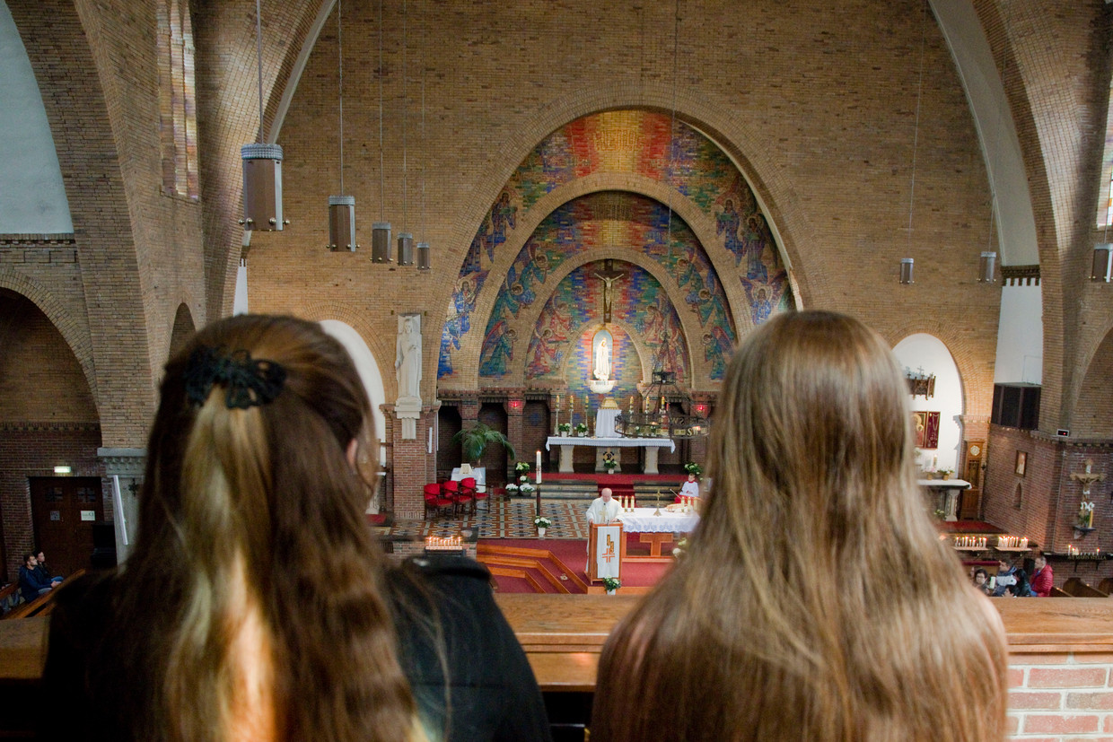 Hoe Laat Is Poolse Kerkdienst In Kleve In de Pools-Rotterdamse katholieke kerk zijn haast geen grijze hoofden