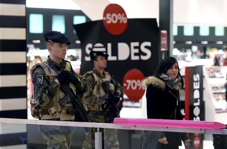 Soldaten patrouilleren in Lyon. Beeld afp