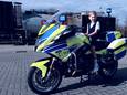 Lowie Weckx-Vermeulen kroop fier op de motorfiets van de politie