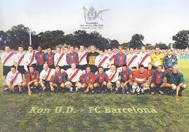 De selecties van Kon. UD en FC Barcelona in 1999.