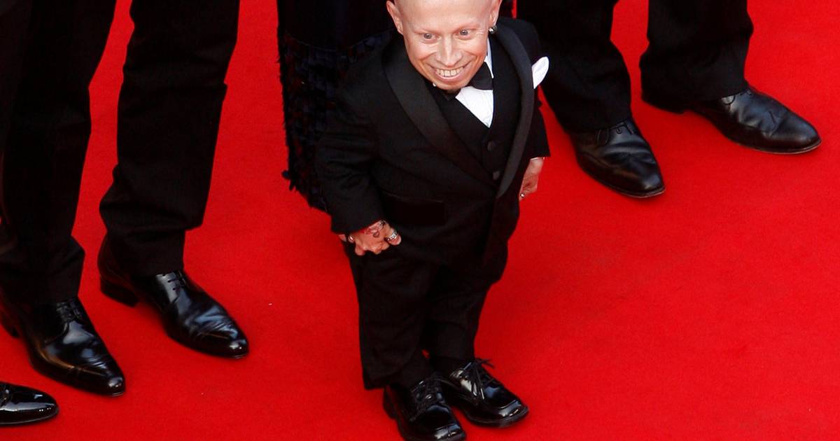 карлик на английском