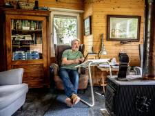 Jos (73) is reteslim met stroom: ‘Ik ben begonnen met één zonnepaneel en een vrachtwagenaccuutje’