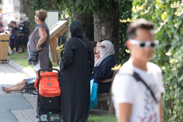 Vrouwen met een hoofddoek in Oostenrijk eerder deze maand.