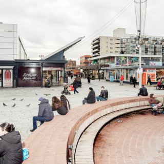Nieuw-West replaces old hotel with housing and new luxury hotel at Osdorpplein