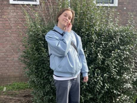 Isis (23) doet aan krump, een nieuwe dansstijl uit Amerika: ‘Het kan er ruig uitzien’