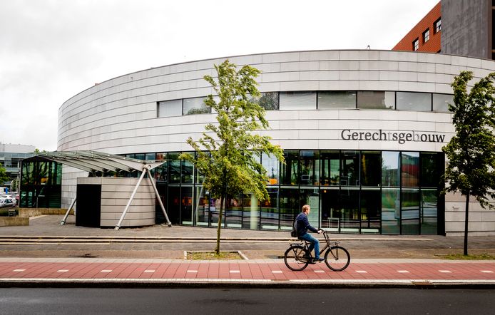 Exterieur van de rechtbank in Alkmaar.