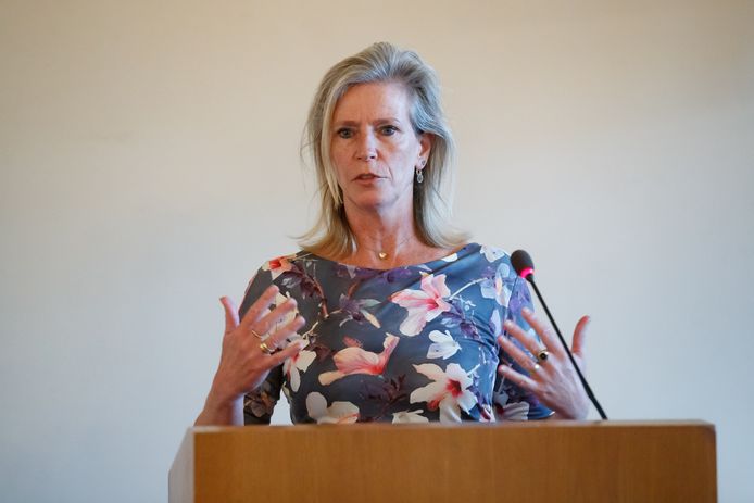 Wethuder Petra Koenders gaat op pelgrimstocht en verlaat Bergen op Zoom per1 mei 2022.