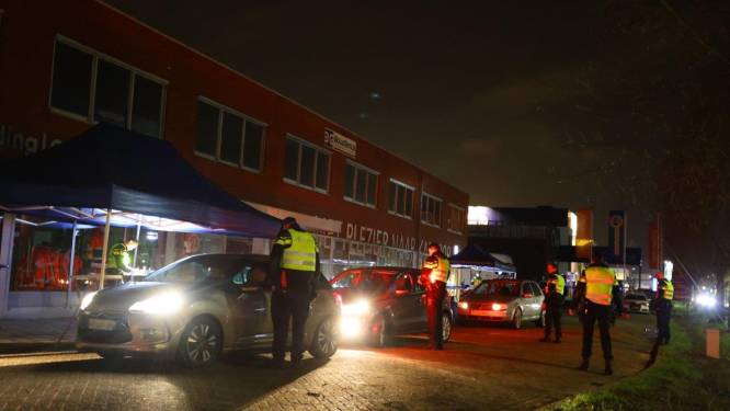 Zeventien automobilisten aangehouden bij grote verkeerscontrole na Masters of Hardcore in Den Bosch  