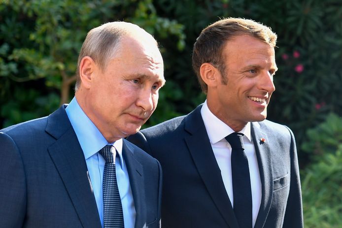De Russische president Poetin (l) en de Franse president Macron (r) vorig weekend in het zuiden van Frankrijk.
