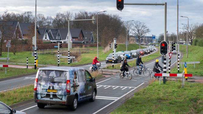 Ondanks 15.000 snelheidsboetes voelt beruchte Westerparklaan veiliger: ‘Op school waarschuwen we elkaar voor deze plek’