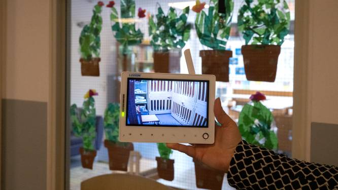 Camera in de kinderopvang: ‘Medewerkers weten dat collega’s kunnen meekijken’