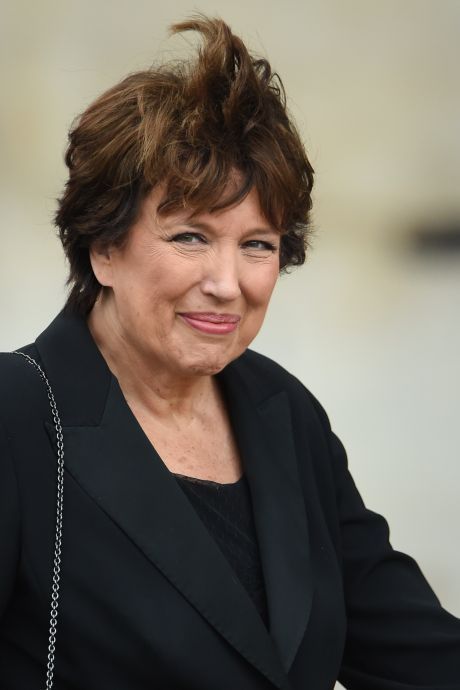 “Deux glands au balcon”: Roselyne Bachelot étrille le couronnement “ridicule” de Charles III et Camilla
