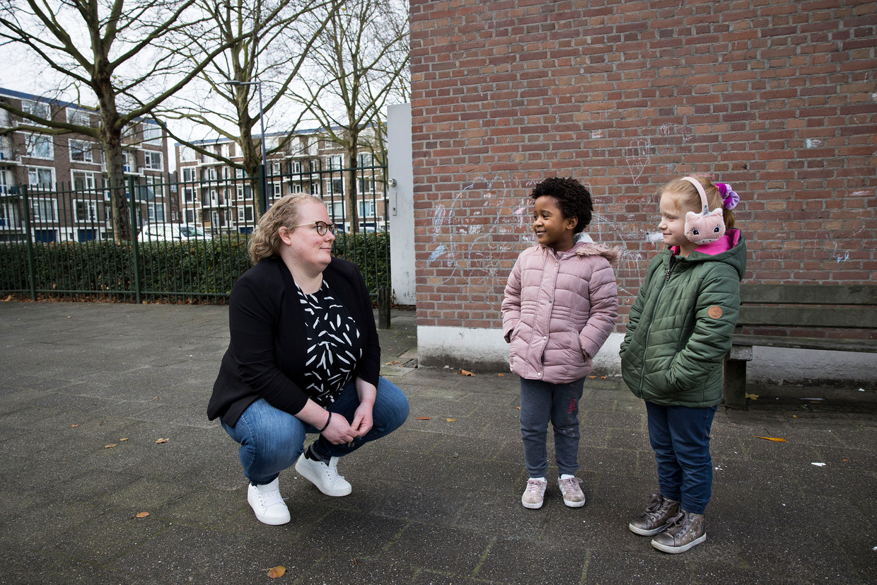 Inge Jansen basisschooldirecteur van basisschool Finlandia
 Beeld Arie Kievit