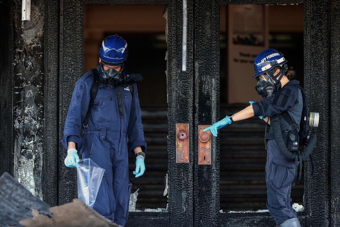 Australische politieagenten onderzoeken de locatie van het incident.