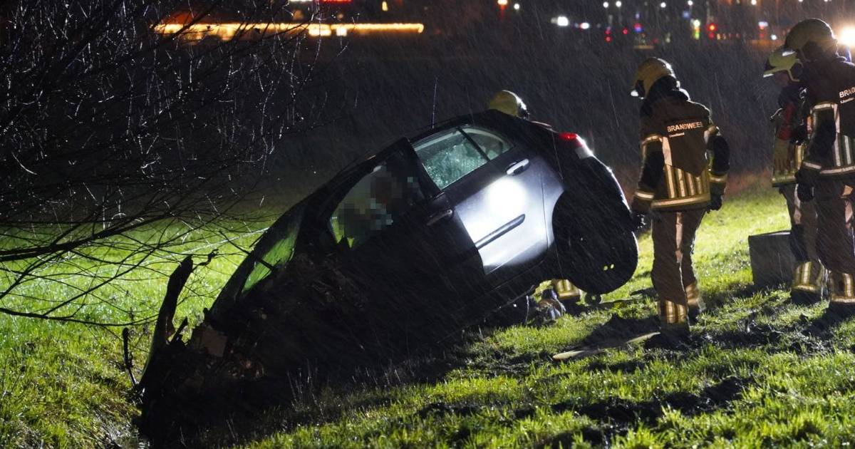 Vrouw uit auto ‘geknipt’ na botsing bij Lichtmis.