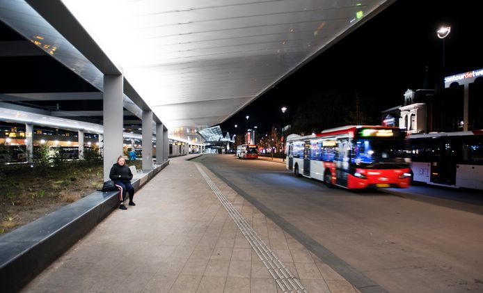 vervoeren 's avonds vrijwel lege bussen: 'We rijden lucht rond' | Tilburg e.o. | bd.nl