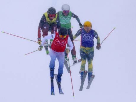 Tóch nog brons: Zwitserse skicrosser krijgt negen dagen na olympische finale alsnog haar medaille