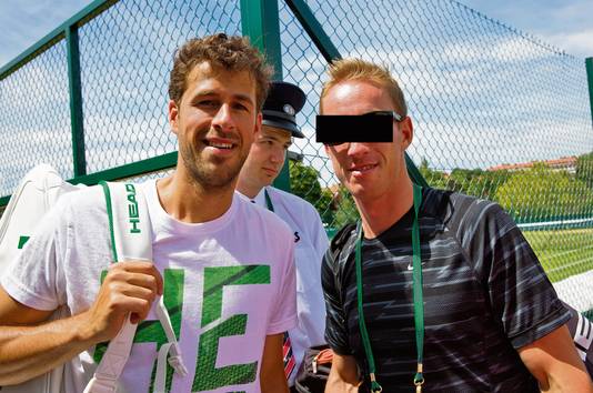 Mark de J. was coach van toptennisser Robin Haase (links). Everink (rijk geworden in de reiswereld) liep als manusje van alles mee in de entourage van Haase. Daar leerden hij en Mark elkaar kennen.
Photo: Tennisimages
