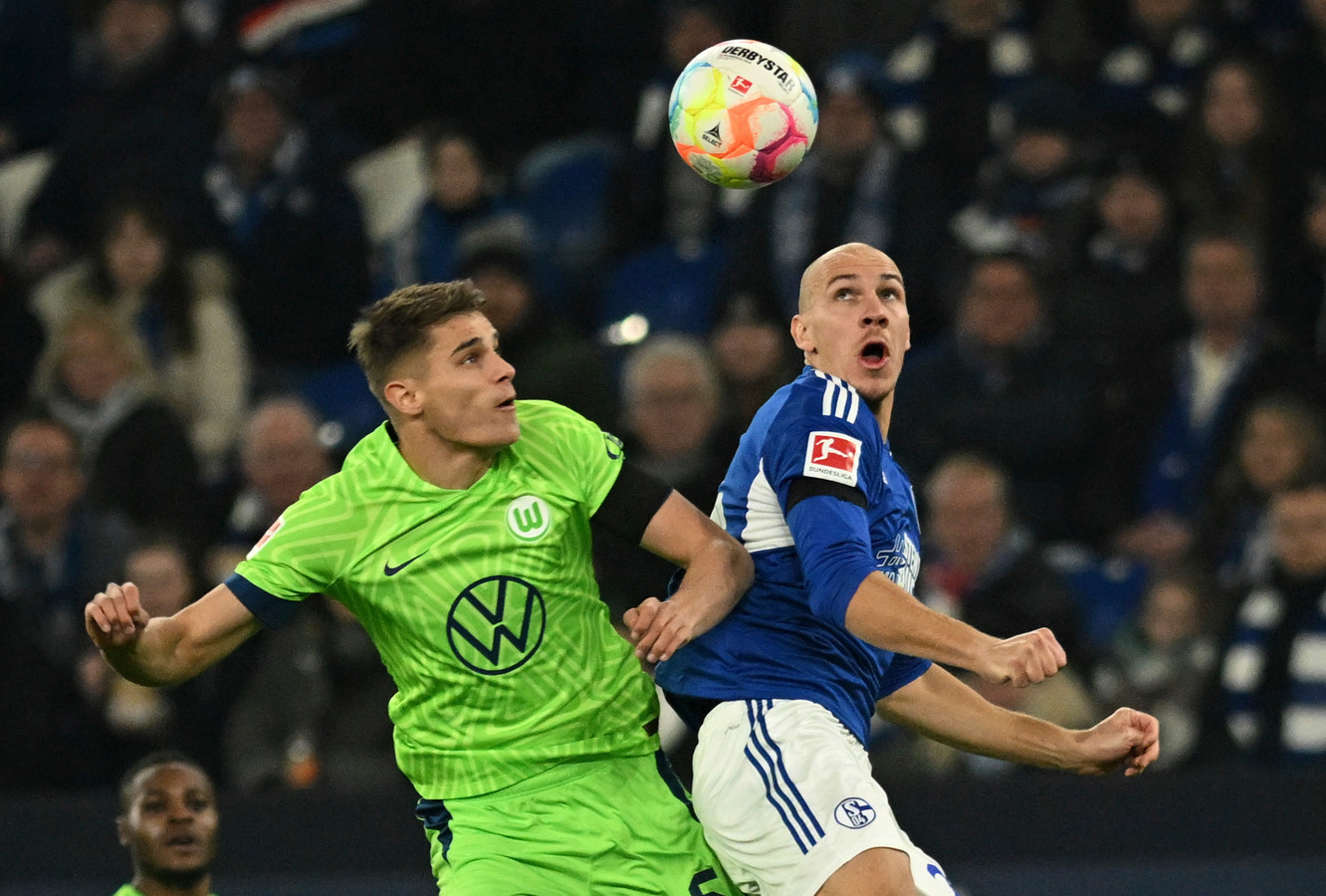 Geen voorselectie Oranje, wél een nieuw contract voor Micky van de Ven