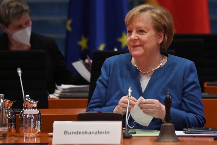Er werd al eens een opvolger verkozen voor Angela Merkel, maar dat bleek geen succes. Beeld REUTERS