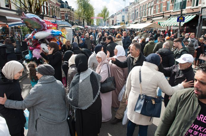 Drukte op de Kanaalstraat