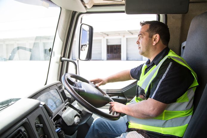 Ervaren vrachtwagenchauffeur geeft raad aan starters:"Wanneer je onderweg bent, ben je je eigen baas" Mijn Gids | hln.be
