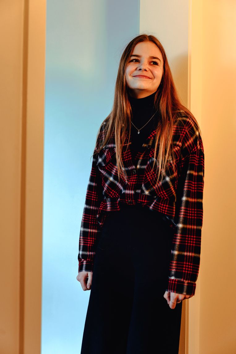 Lore Serranne, 16 jaar: ‘Je hoort al van 13-jarigen met onenightstands. die hebben goede seksuele voorlichting nodig, of het worden rondlopende soa’s.’
 Beeld Damon De Backer