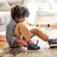 3 op de 10 kinderen draagt te kleine schoenen naar school wegens financiële problemen thuis