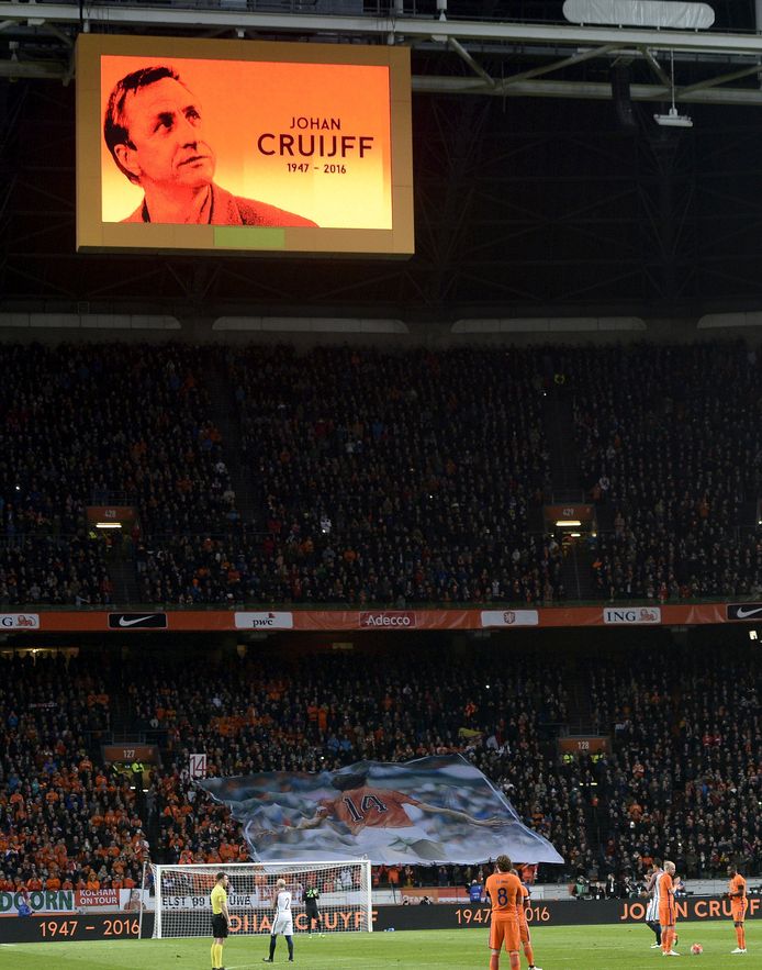 Franse Nummer 14 Ontneemt Oranje Succesje Bij Eerbetoon Aan Cruijff Sport Ad Nl