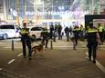 Agenten zijn in de nacht van vrijdag 17 op zaterdag 18 mei in nood gekomen bij een melding van een reanimatie aan de Rijnstraat in Den Haag