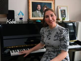 Blinde zangeres Daisy Opdebeeck brengt eerste single uit: “Podiumloos 2020 gebruikt om te groeien als artiest”