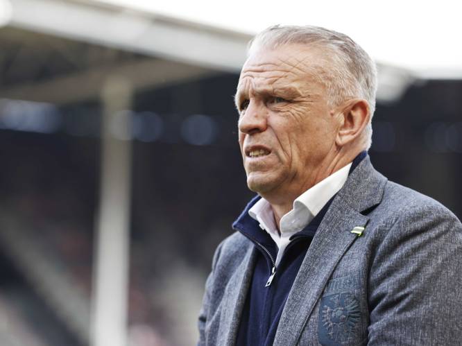 Edward Sturing legt zich neer bij degradatie Vitesse na afgang tegen PSV: 'Het is wel klaar nu’