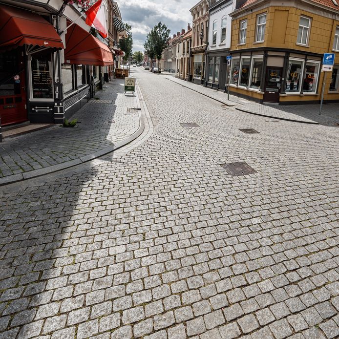 Op de hoek van Potterstraat en Korte Bosstraat, was het vorig jaar een drukte van belang. Nu is het er leeg.