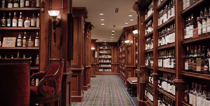 De waarschijnlijk grootste privéverzameling whisky’s gaat onder de hamer. Dat heeft het online-whiskyveilinghuis Whisky Auctioneer vandaag bekendgemaakt.