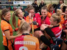 Bijzonder afscheid clubicoon Daphne van der Velden bij Oranje-Rood: ‘Daffie bedankt’