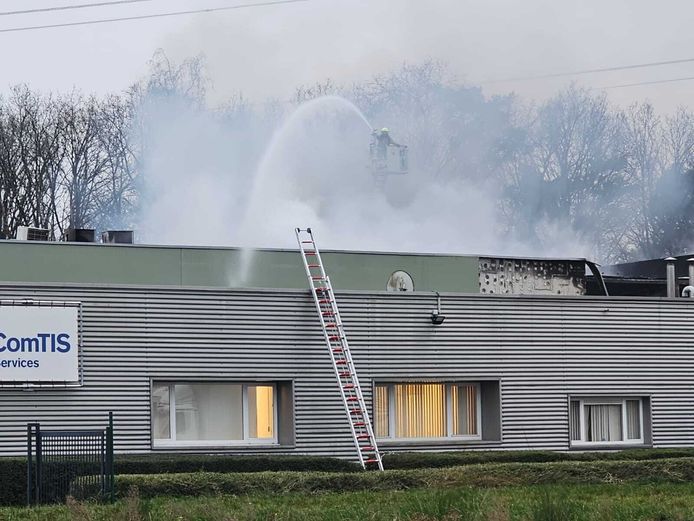Grote industriebrand aan Dikberd in Herentals.