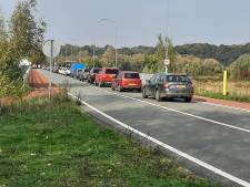 Afsluiting A50: filerijden tussen Nijmegen en Arnhem, ook druk bij Rhenen en voor de pontjes