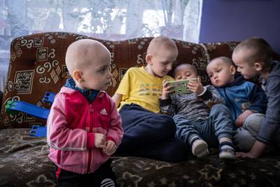 Onderzoekers: “Rusland houdt 6.000 Oekraïense kinderen vast in heropvoedingskampen”