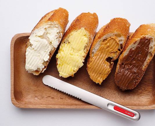 Met de SpreadTHAT! smeer je ook roomkaas, pindakaas en Nutella makkelijker op je broodje.