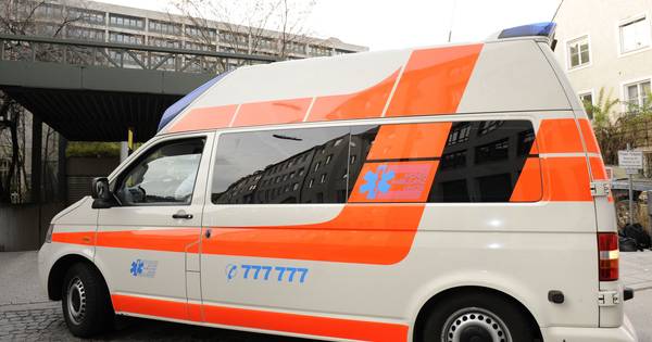 5 gewonden bij botsing tegen boom in Rees | Oude IJsselstreek - De Gelderlander