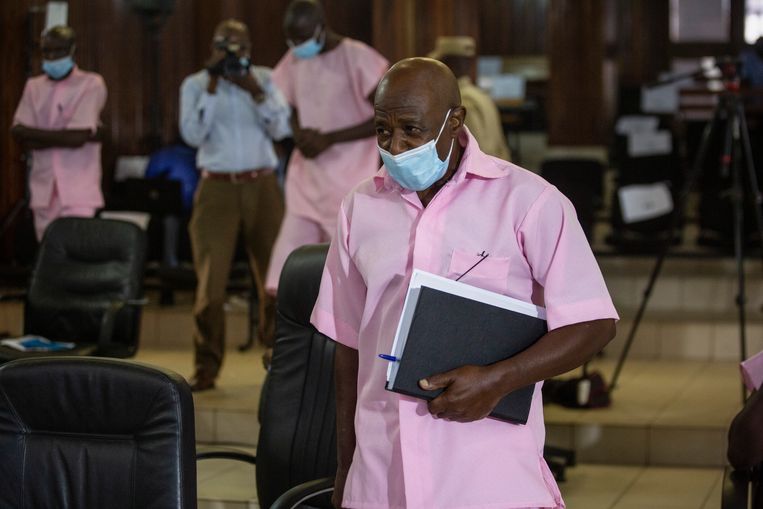 Paul Rusesabagina, 'held van 'Hotel Rwanda', in de rechtbank in Kigali, Rwanda. Beeld AP
