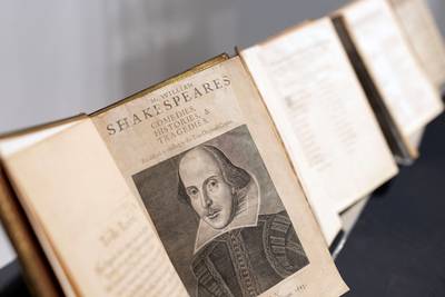 Un exemplaire du premier recueil de Shakespeare exposé à Londres