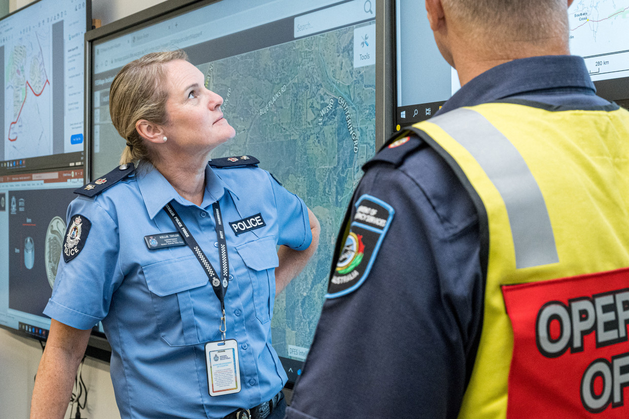 Hulpdiensten zoeken naar de radioactieve capsule.  Beeld Reuters
