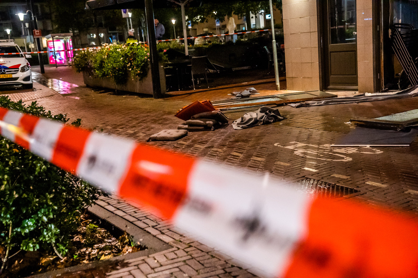 De schade na de explosie aan de Noord Koninginnewal in Helmond.