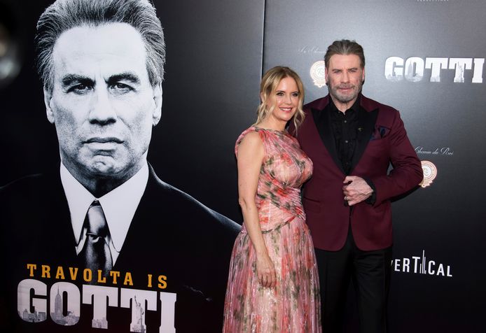 Kelly Preston en John Travolta tijdens de premiere van 'Gotti'.
