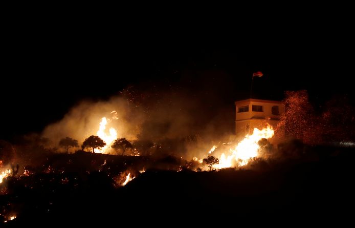 Een foto van een van de Syrische observatieposten kort na de Israëlische aanval. (24/07/2020)