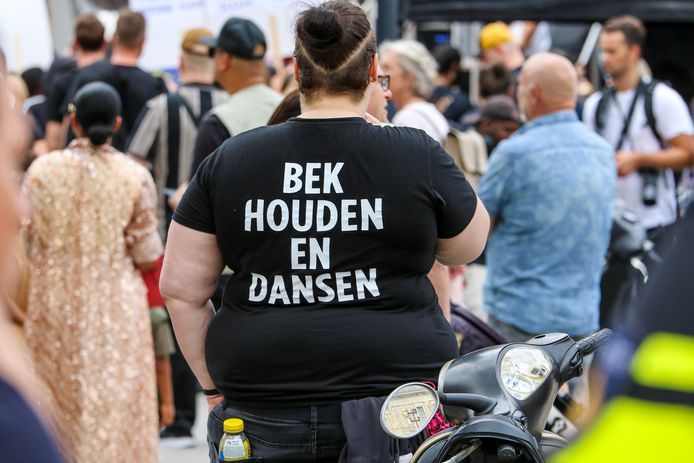 Honderden mensen demonstreerden tegen het festivalverbod.