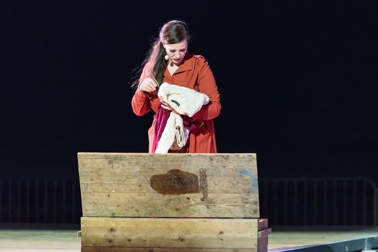 Alleen de schitterende verklanking van de zee maakt Peter Grimes al de moeite waard - Volkskrant
