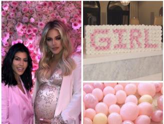 In beeld: Khloé Kardashian geeft extravagante babyshower